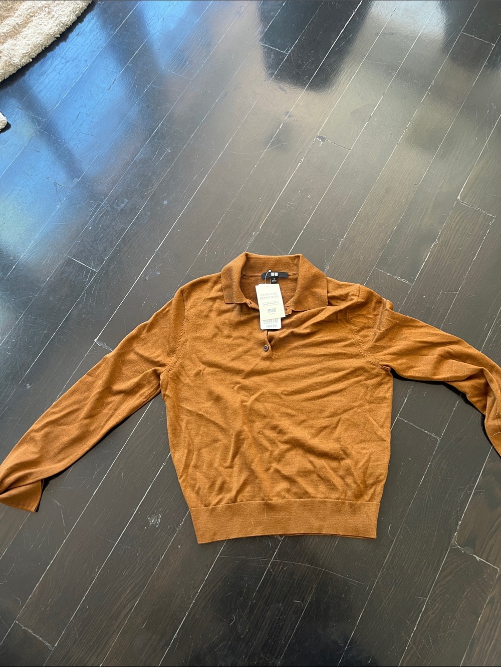 Uniqlo Men's V-Neck Polo Sweater in Rust